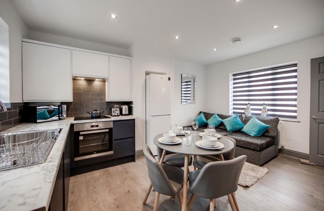 Your Perfect Ashford Retreat Pet-Friendly & Business Ready