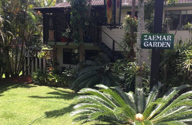 Zaemar Garden a private beach retreat,100m Rec Club & Wallis Lake boat ramp