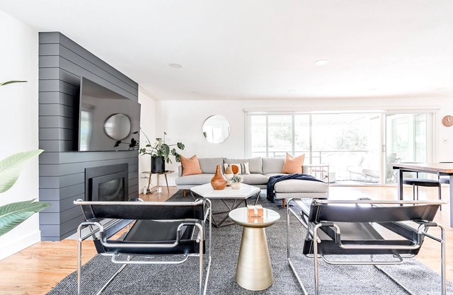 Zen 7-BR Paradise w/Lake Views and Grape Garden