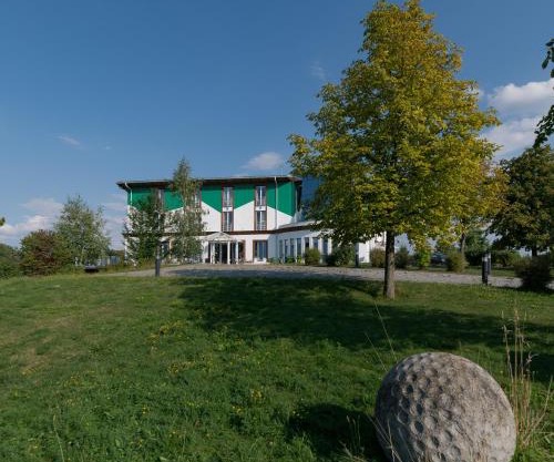 Zweibettzimmer am Bauernhof mit Tieren (ehemaliges Golfhotel)