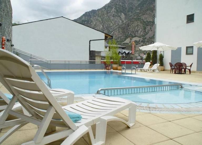 Andorra la Vella Hotel | Hotel ∙ 3 guests