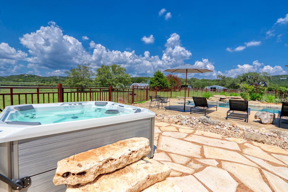 Wimberley House | The Main House at D2 Farms I Couples retreat with hot tub and pool.