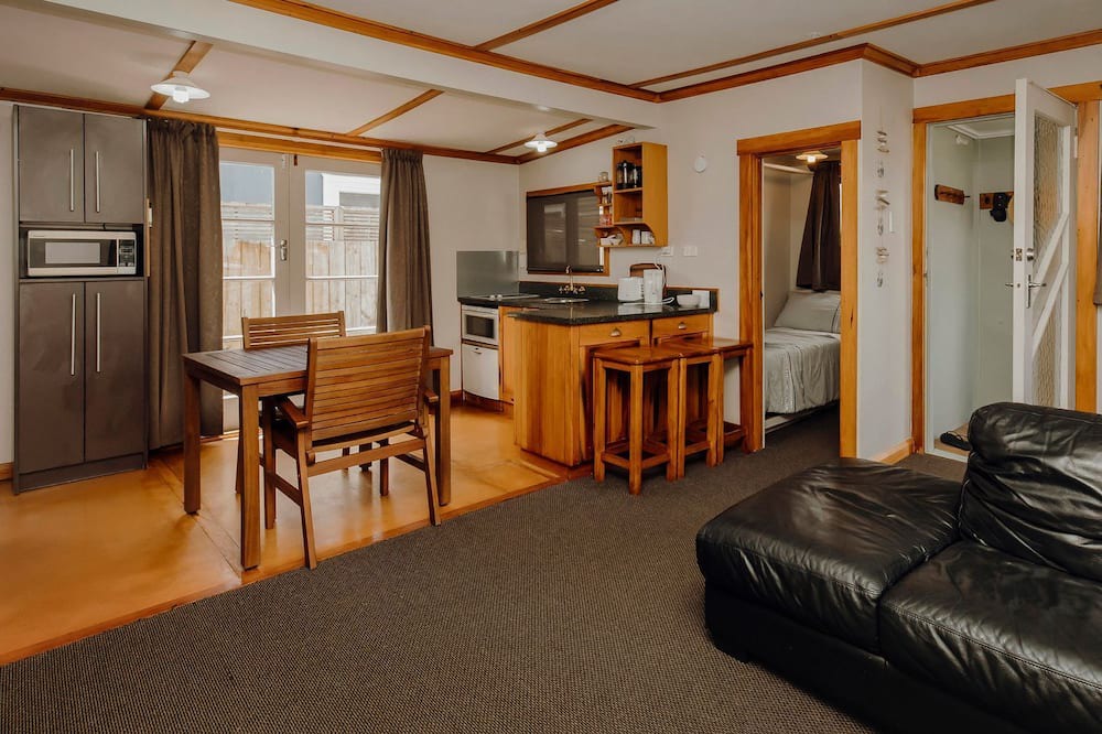 Urenui House | Sea Esta Urenui Motor Camp