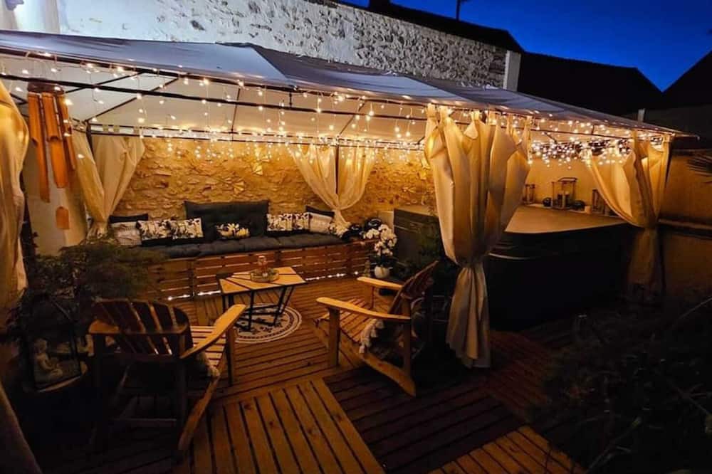 Saudoy Villa | Homerez - Villa for 16 ppl. with swimming-pool, jacuzzi and terrace at Saudoy