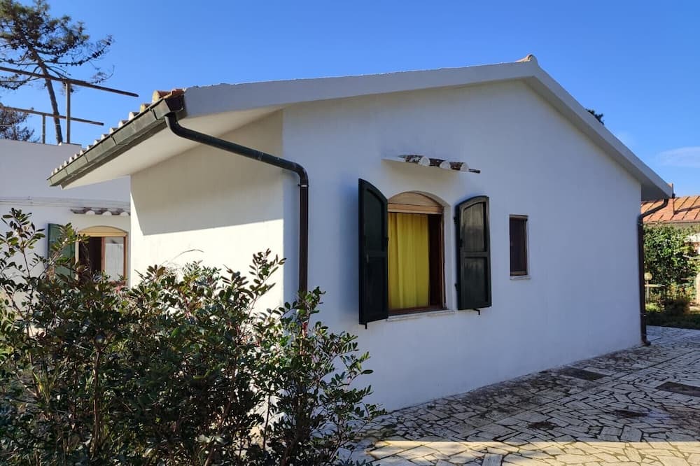 Saline Sadun Villa | Vacation home by the sea at Giannella, Orbetello, Silver Coast, Maremma