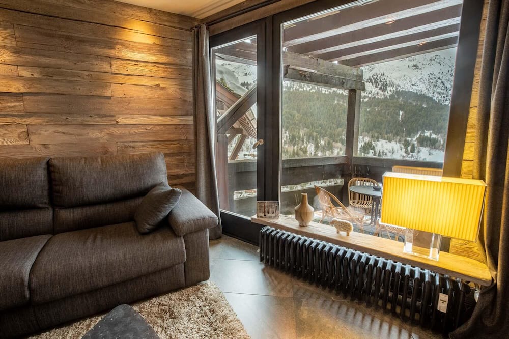 Meribel Centre Apartment | Grands Sorbiers 6: premium apt route de la Renarde