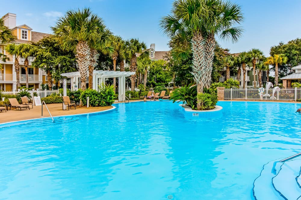 Baytowne Wharf Condo | Comfy studio with kitchenette, central AC, pools, hot tub, & tennis