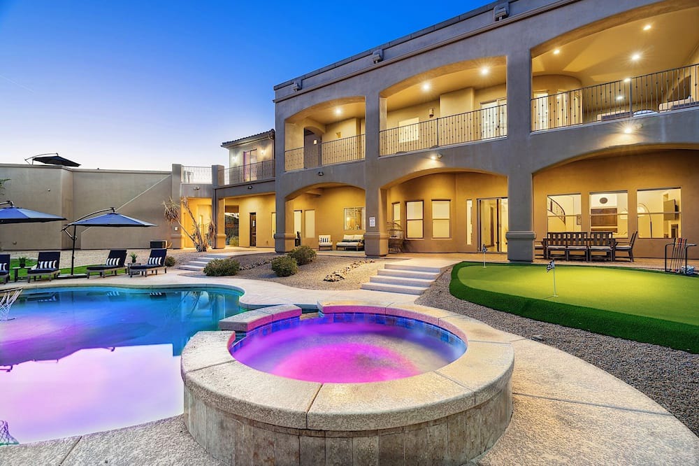 East Mesa House | Enchantment - 7BR Luxury Estate in Mesa surrounded by Panoramic Mountain Views!