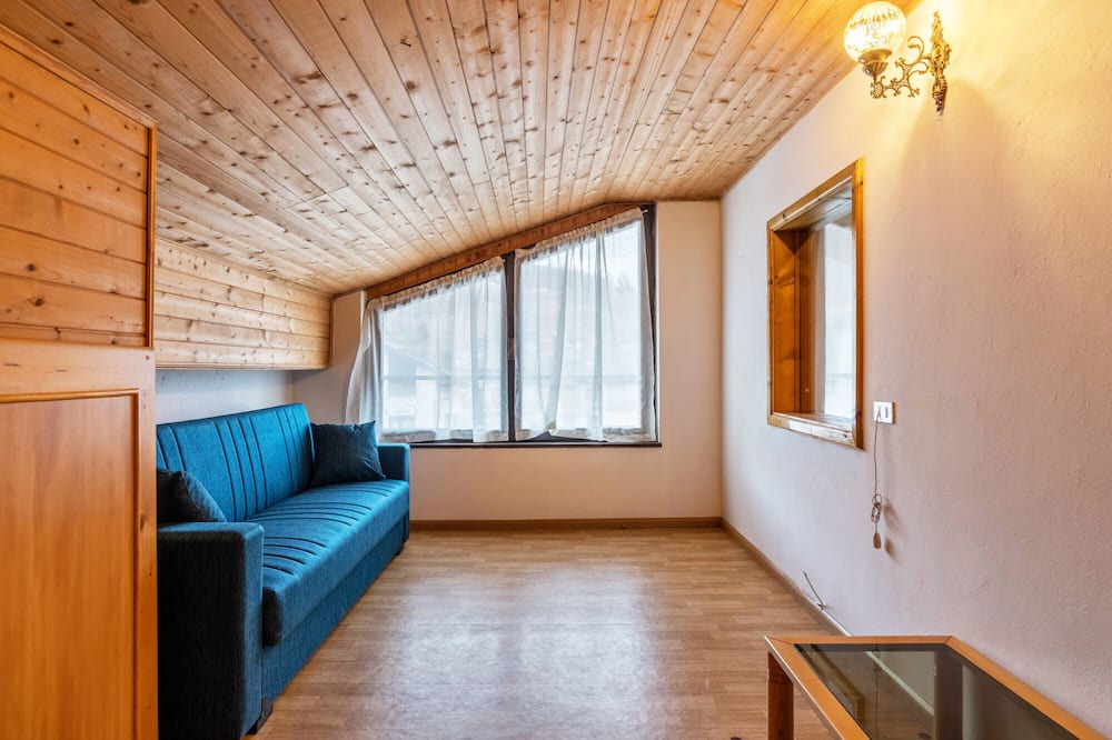 Baselga di Pine Apartment | Apartment 'Casa Ravanelli 3' with Mountain View and Shared Terrace