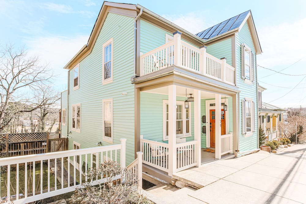 Staunton House | The Hunker Down: Cheerful 2 Bed and Pet Friendly