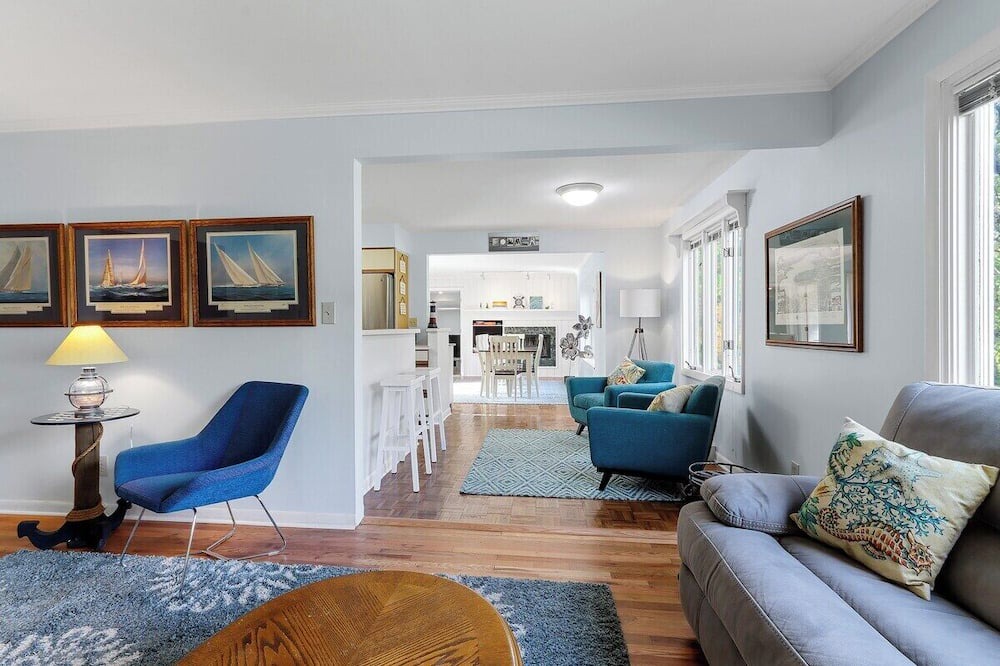 Fontana House | Geneva Shores- Monthly Rental w/ Lake Access!