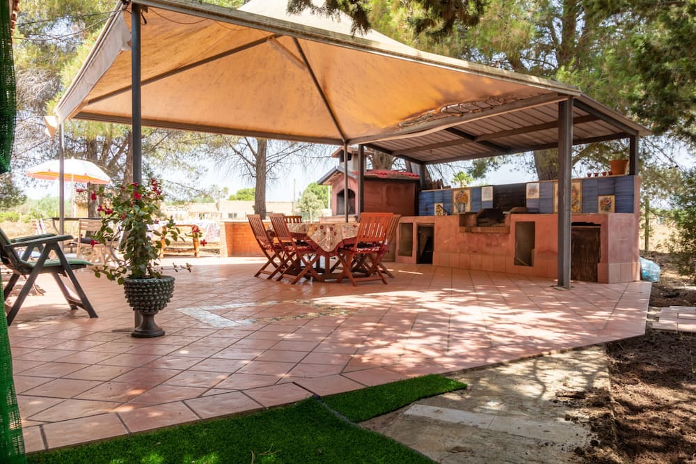 Caltagirone Villa | "Villa Marina" with Private Garden, Private Terrace & Children's Pool
