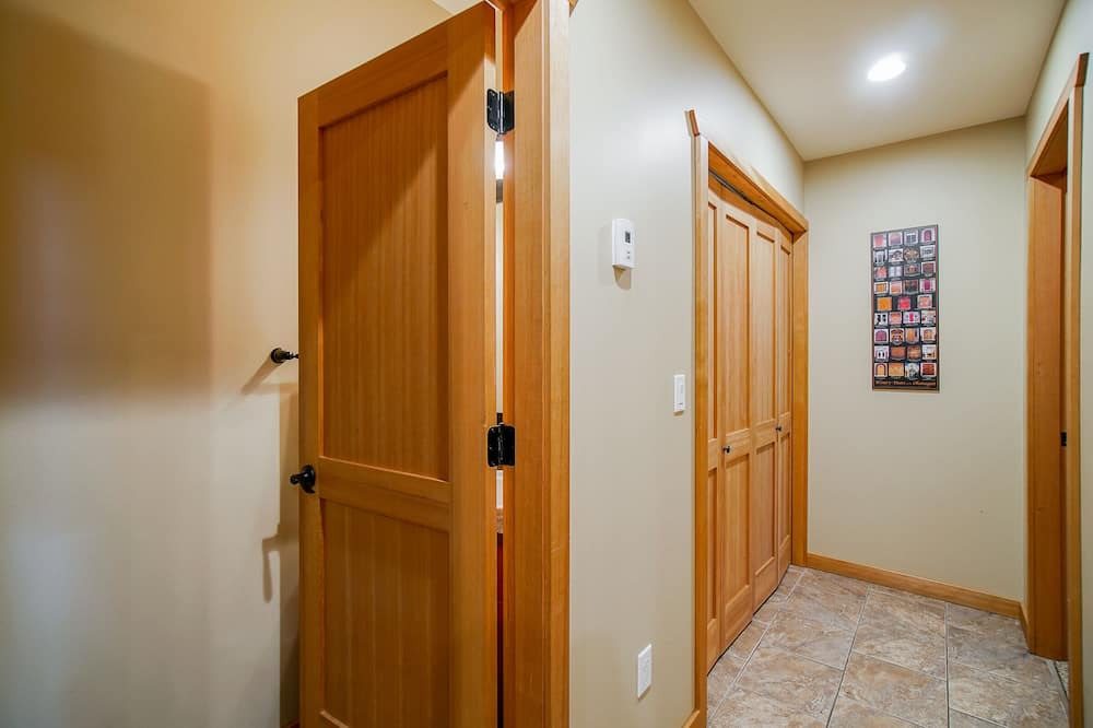 Kent Ski Chalet | Unit #2 | Harrison Chalet Suites @ Harrison Hot Springs