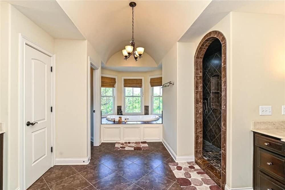 The Village of West Clay House | Beautiful large 5 bedroom house with basement