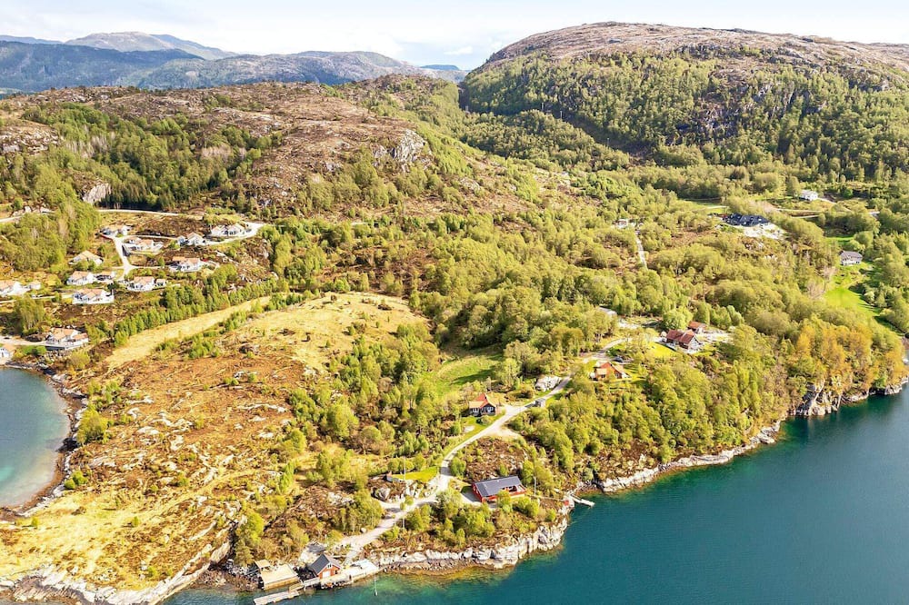 Gulen Municipality House | 6 person holiday home in Ånneland