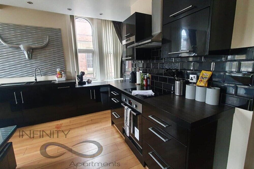 St George's Quarter Apartment | This apartment is a 2 bedroom(s), 1 bathrooms, located in Merseyside, England.