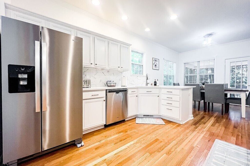 Ogden House | Tranquil Haven: Spacious Retreat for 16+ w/Games