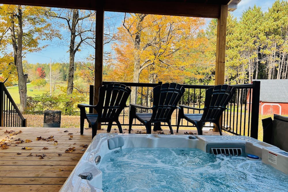 Weedon Ski Chalet | Unique Chalet 12 people /spa