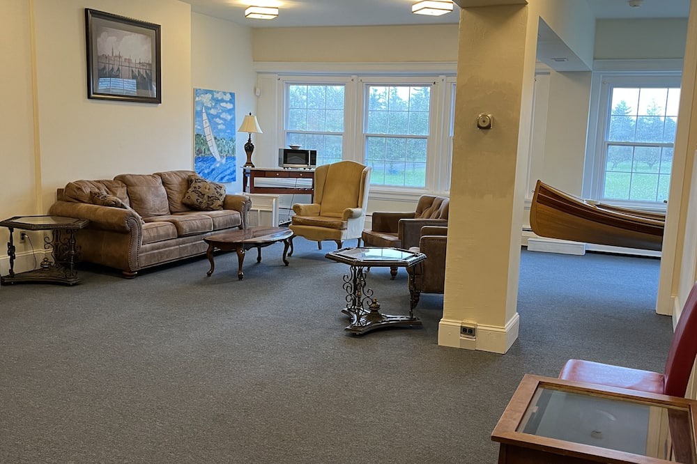 Athol Springs Bed & Breakfast | 7 GUEST ROOMS - SUNCLIFF FAMILY SUITE ON LAKE ERIE!! Football & Family Fun!