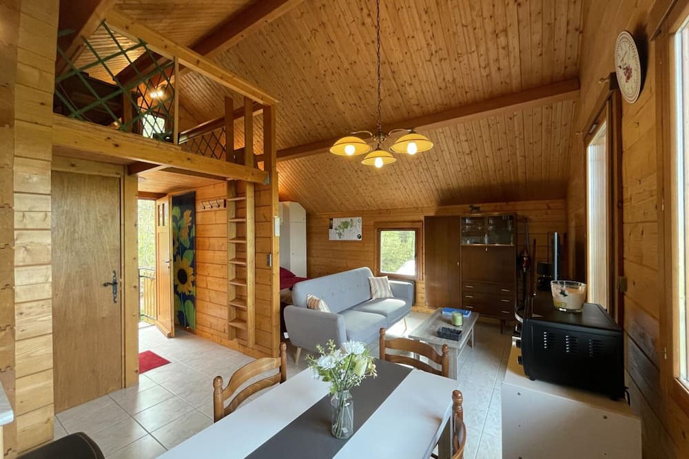Saint-Bonnet-Troncais Apartment | Apartment Saint-Bonnet-Tronçais, 1 bedroom, 2 persons