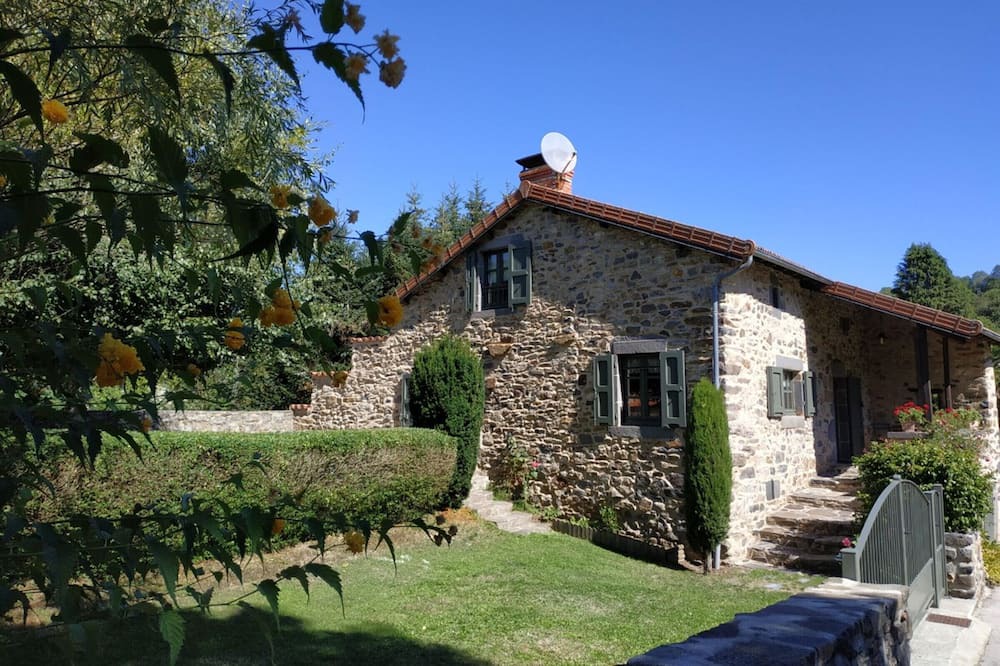 Saint-Poncy Cottage | Gite Saint-Poncy, 3 bedrooms, 6 persons