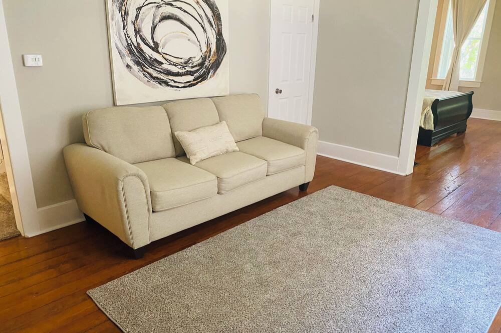 Quincy House | Newly remodeled spacious home in the heart of Quincy.
