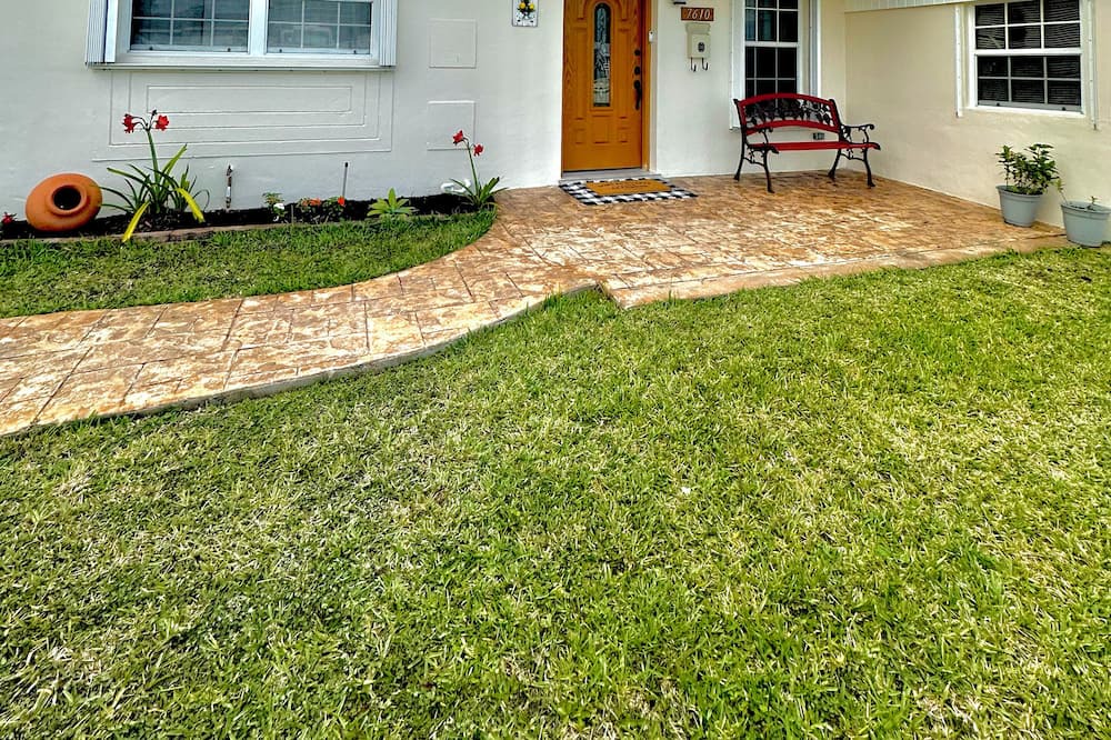 Sunset House | Spacious, family friendly home in the heart of Miami