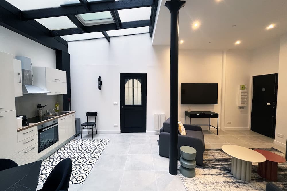 Porte-Saint-Martin Apartment | Urban Flat 08 - The Panoramic Flat in Paris