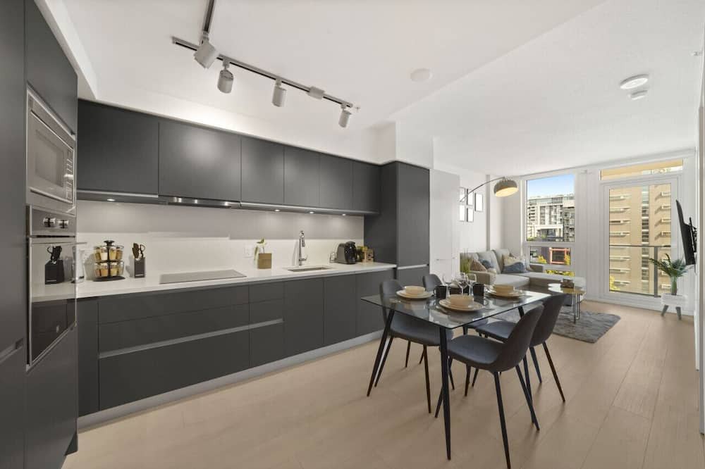 Mount Pleasant Apartment | Urban Escape Contemporary Haven in Mount Pleasant