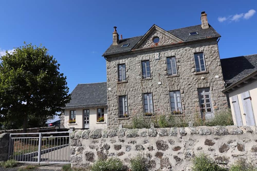 La Trinitat Cottage | Gite La Trinitat, 4 bedrooms, 12 persons