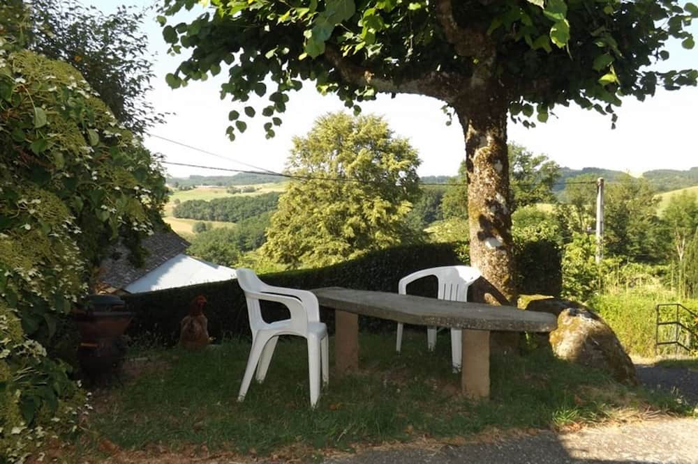 Ladinhac Cottage | Gite Ladinhac, 1 bedroom, 3 persons
