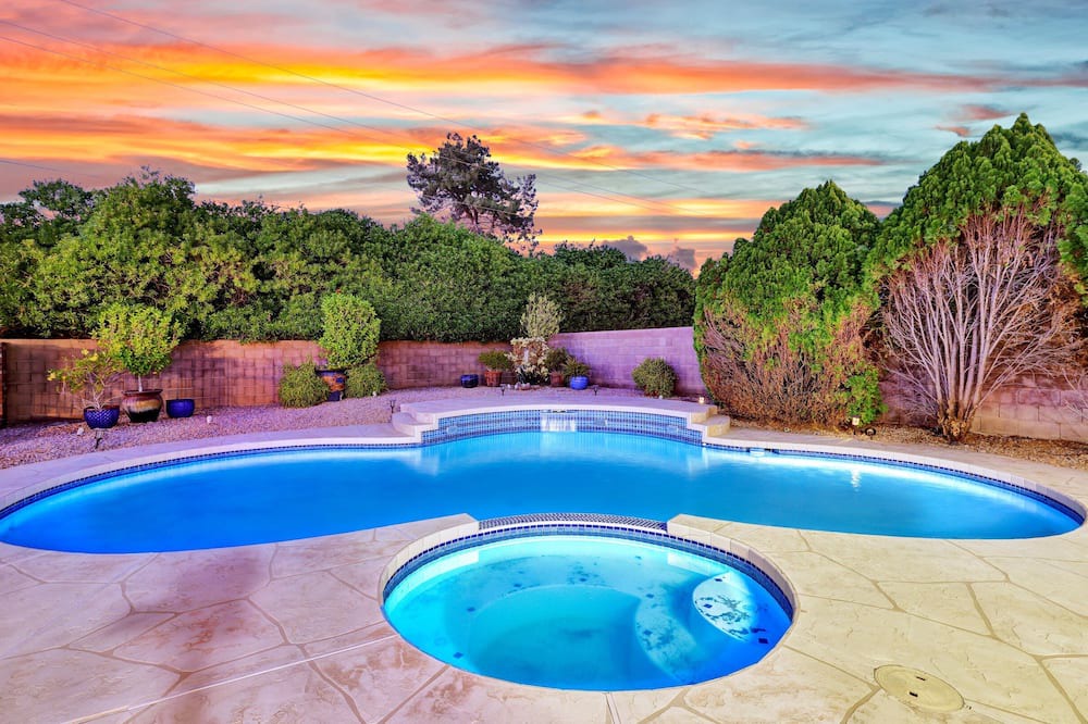 Phoenix House | Amenities Galore! Outdoor Living & lots of Games