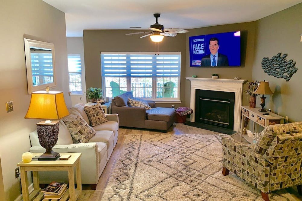 Essex Condo | Cozy, clean, peaceful and modern condo in safe area. Come lay back & Relax!