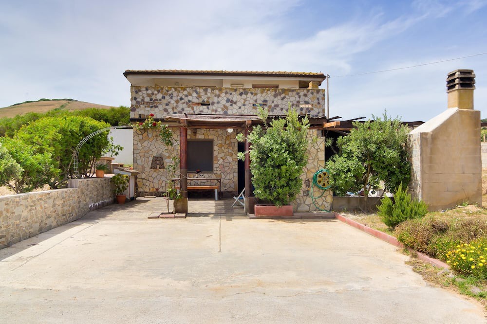 Gonnesa Apartment | Apartment "Appartamento Nuraghe" with A/C, Wi-Fi, Garden, Terrace