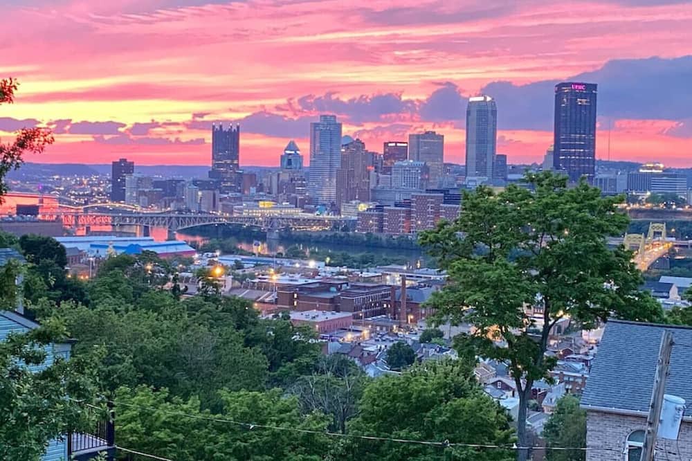 South Side Slopes Apartment | ✨Million Dollar View ✨Spacious Studio✨‼️🌆