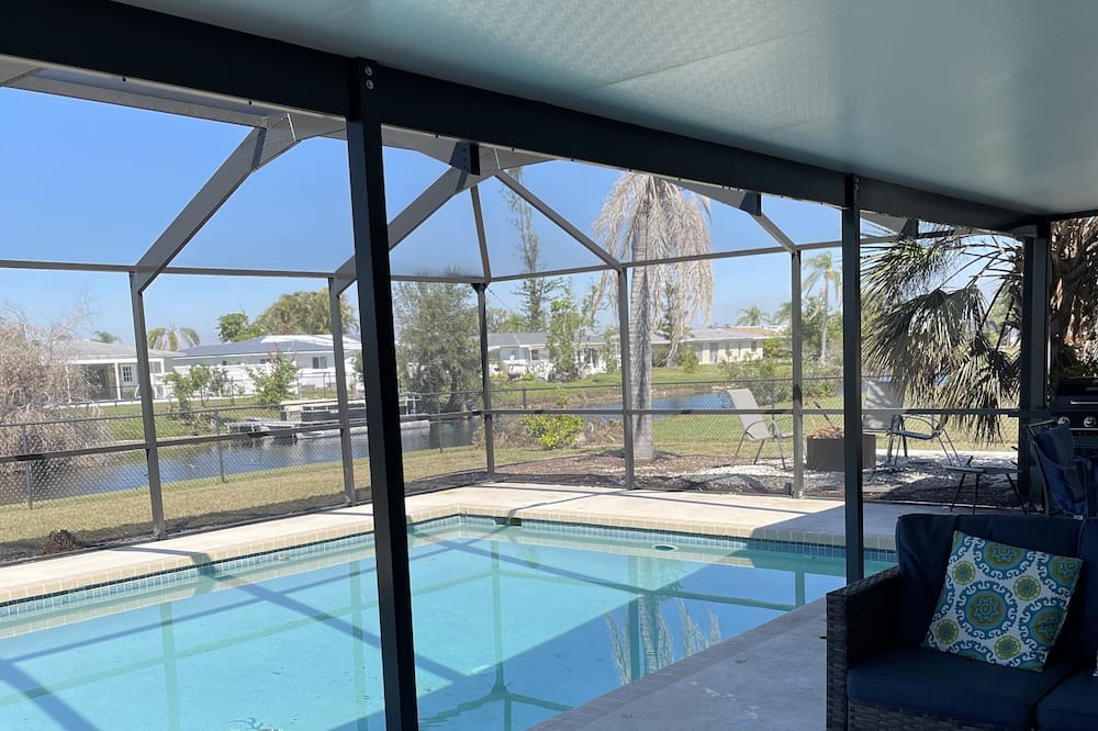 Oakland Hills House | Designer Home on Fresh Water Canal20x32 Heated Pool*Close to Manasota Key Beach