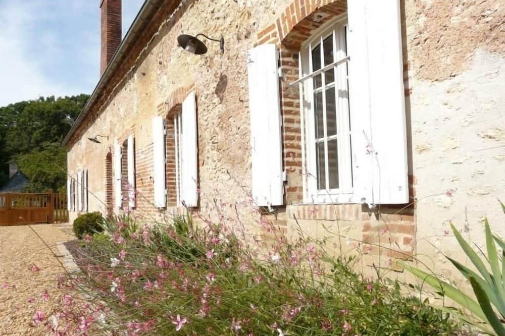 Rouvray-Saint-Florentin Cottage | Gite Les-Villages-Vovéens, 4 bedrooms, 12 persons