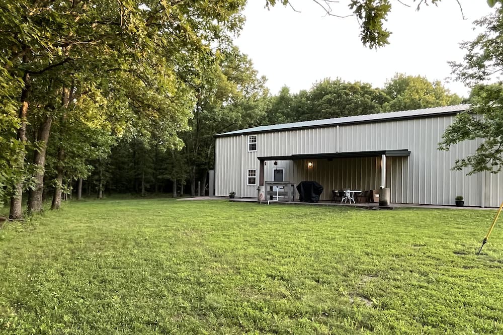 Clinton House | The perfect getaway on 14 acres just minutes from Truman Lake!