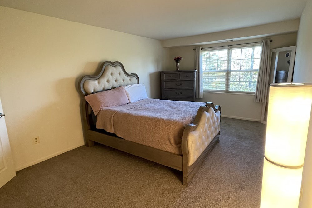 Towson Apartment | Lovely 2 Bedroom unit surrounded by nature