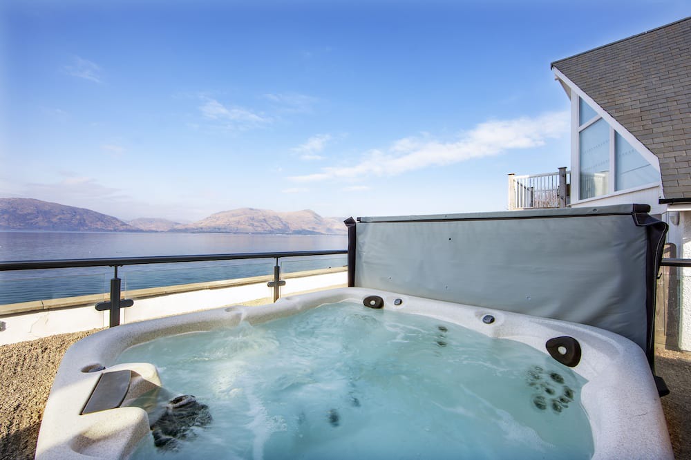 Kentallen Cottage | Beach House 2 with Hot Tub - sleeps 8 guests in 4 bedrooms