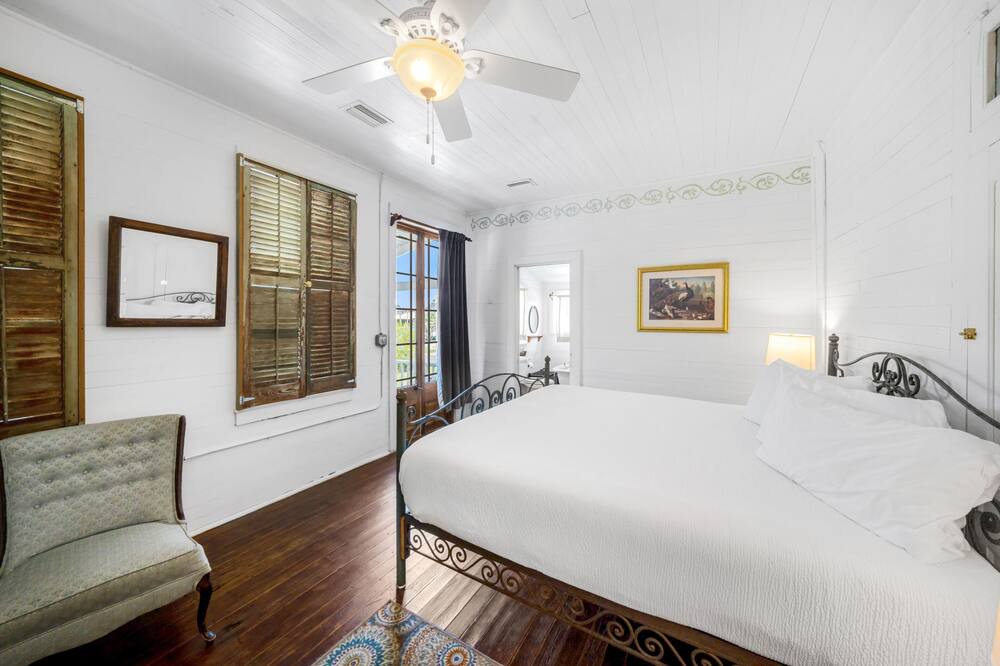 Historic Downtown Apalachicola Apartment | Sunset Views & Balcony Access, King Bedroom, Charming Historic Bowery Inn