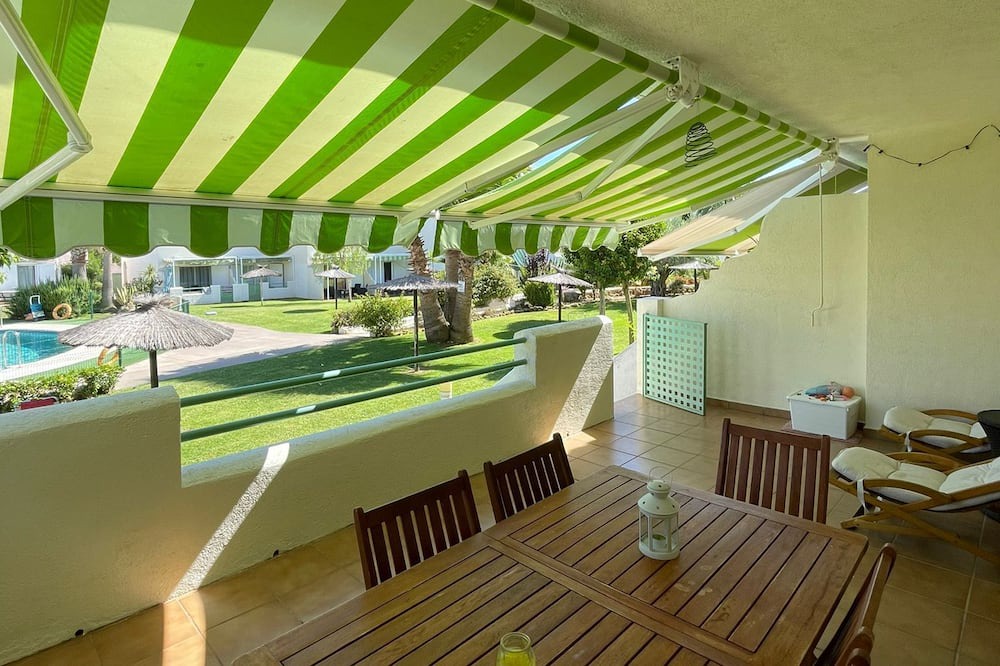 El Portil House | Casa Adosada Cerca de la Playa en Urbanización Agradable con Piscina, Pista de