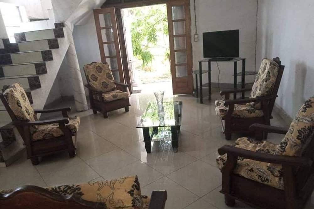 Toamasina Bed & Breakfast | Vrbo Property