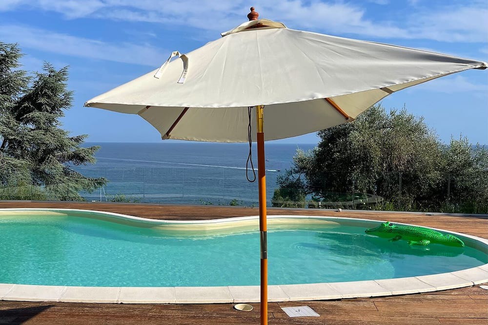 Realdo Resort | Ibiza-styled bungalows with sea views in Balzi Rossi