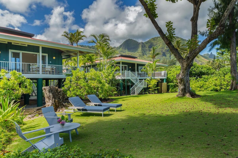 Wainiha House | Modern Beachfront Estate near Tunnels, Sleeps 12