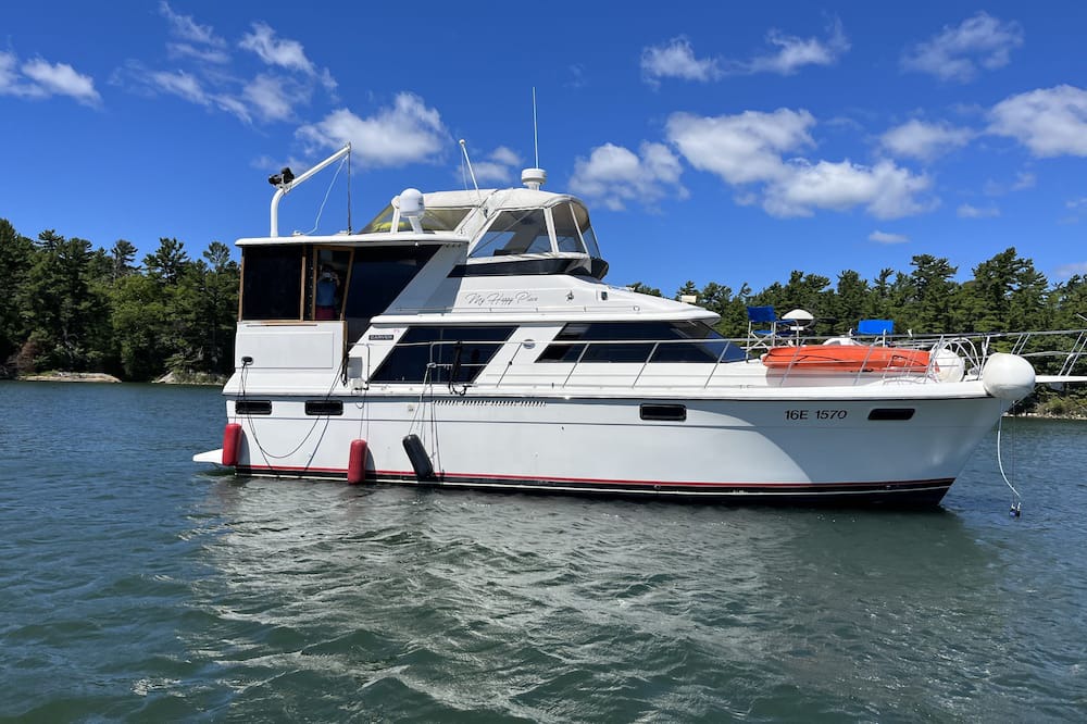 The Archipelago Boat Rental | Georgian Bay, Pointe au Baril, Hole in the Wall, YACHT, 2 Queen Suites, Sleeps 8
