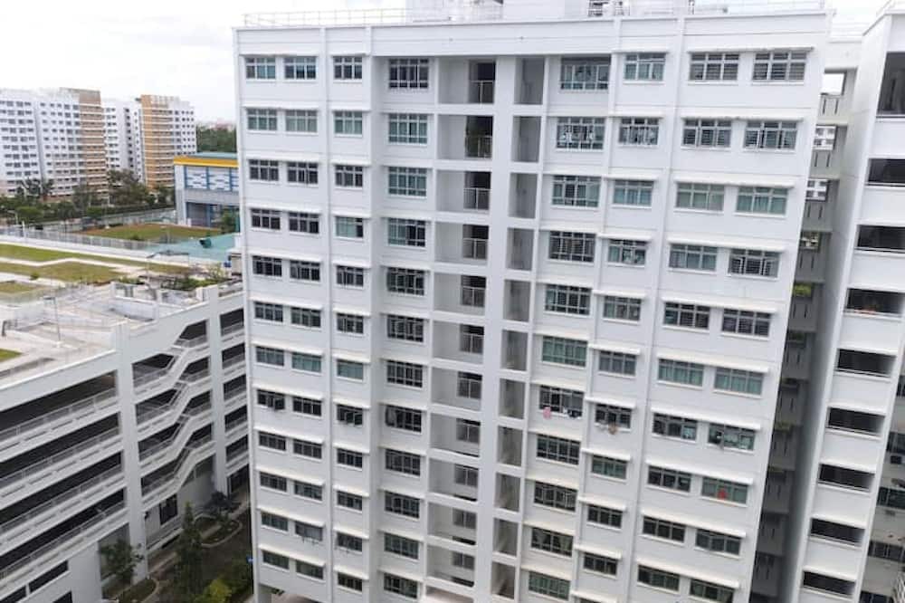 Yishun Apartment | clean air condition double bed room. great location