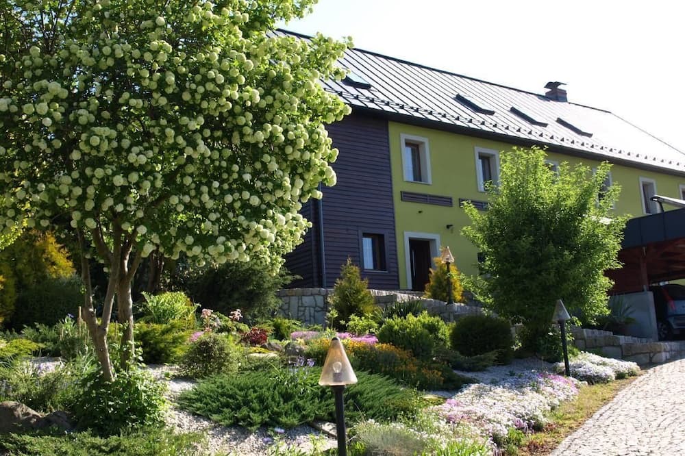 Jezow Sudecki Apartment | Holiday apartment Jezów Sudecki for 1 - 10 persons with 4 bedrooms - Holiday apartment