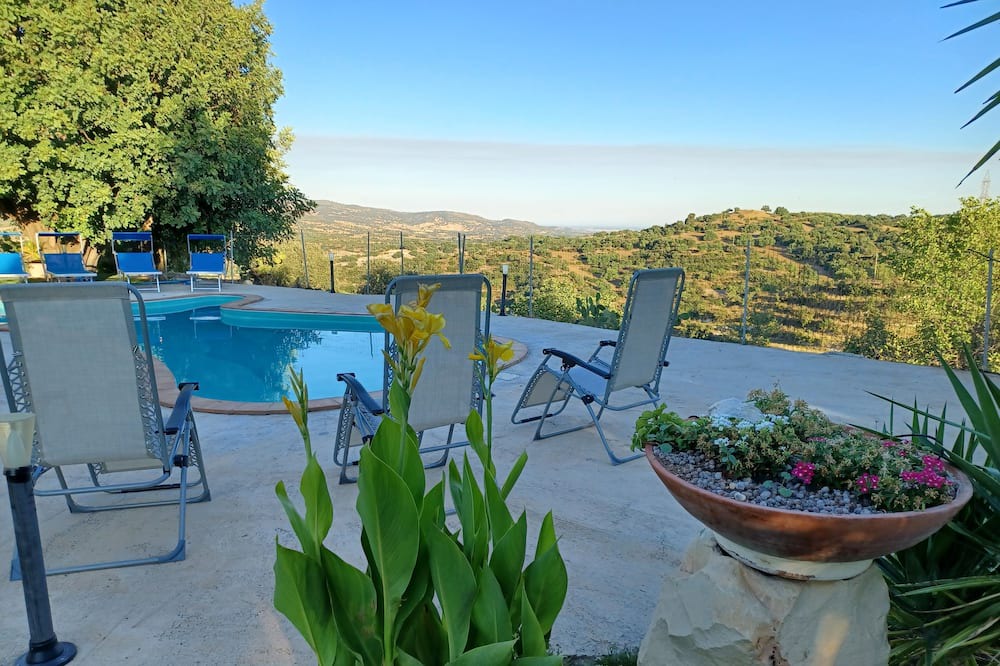 Casa Papa Villa | Comfortable Country Home located in the picturesque valley of Noto's countryside