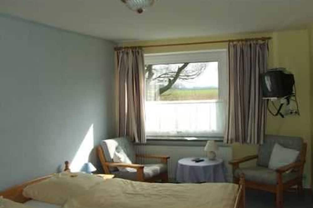 Friedrichskoog Hotel | Room 7 double room - Bed & Breakfast behind the North Sea dike